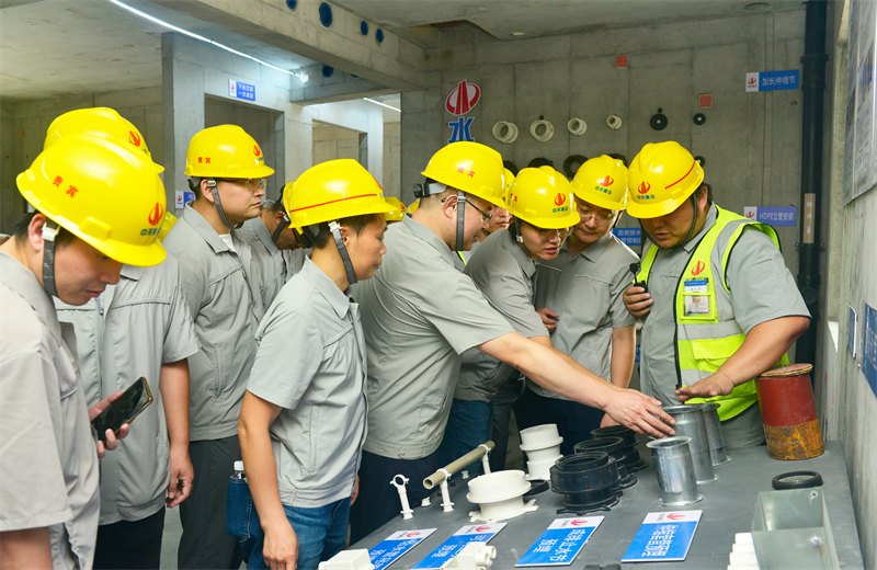 为进一步推进优质客户高效履约，提升交付品质、达成客户满意，2025年6月25日，云鼎国际4118建设集团在上海组织召开2025年越秀地产、华润置业客户履约推进会。